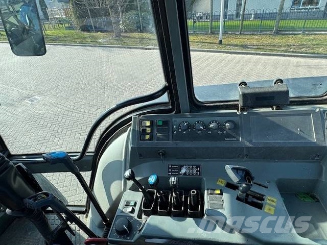 Valtra 6650 Hitech, FH+PTO, 8265 uur! Tractors