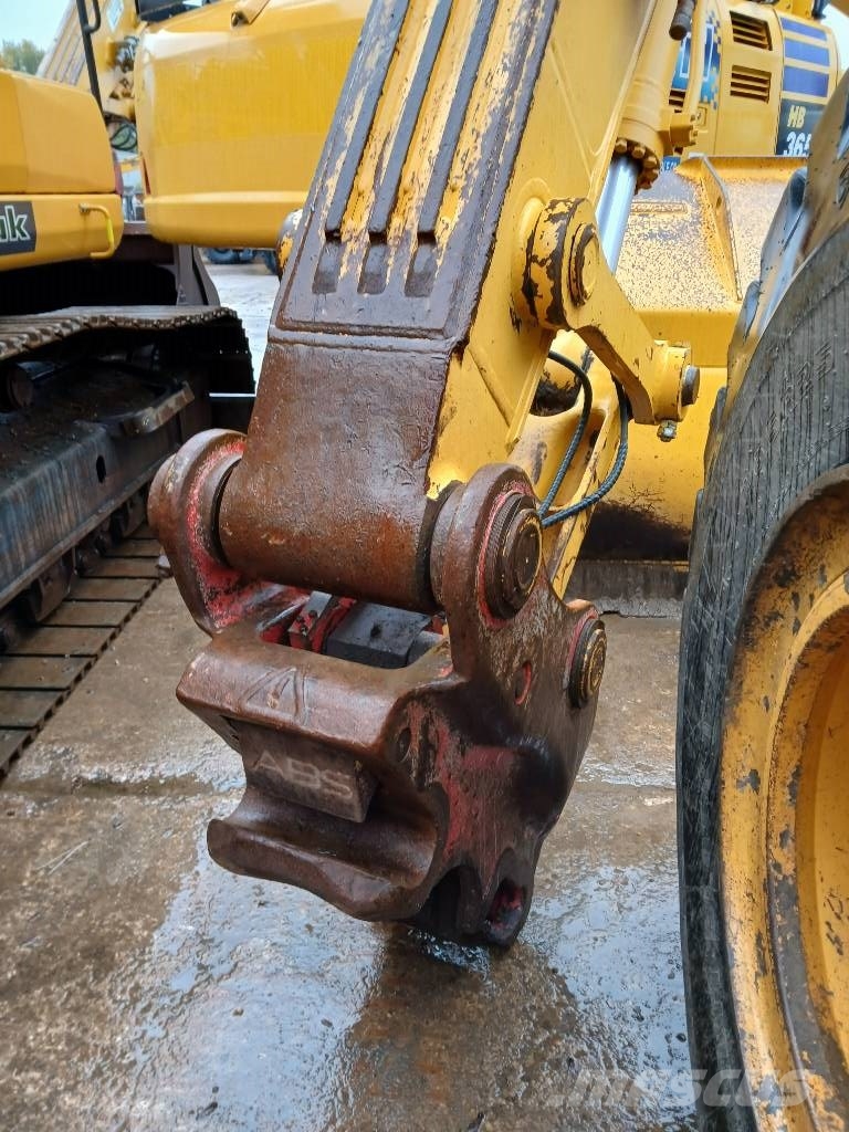 Komatsu HB365LC-3 Hybrid Excavadoras de cadenas