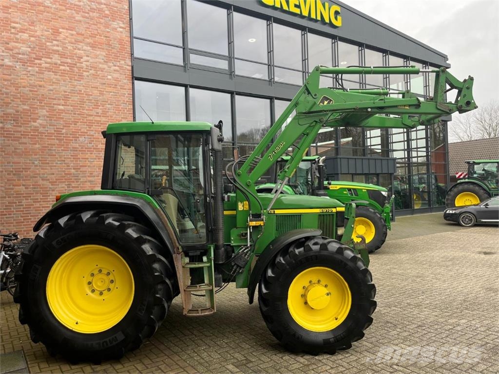John Deere 6910 Premium Tractors