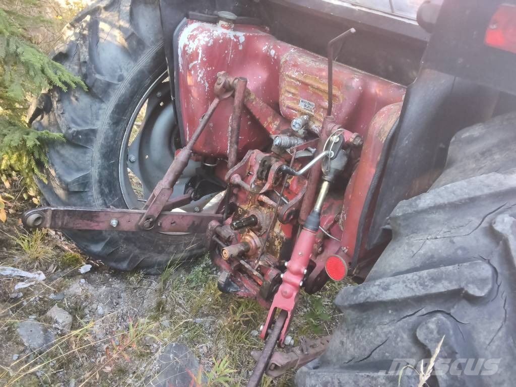 International 574 الجرارات
