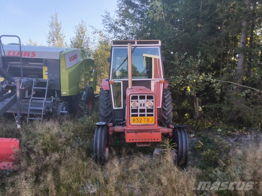 International 574 الجرارات