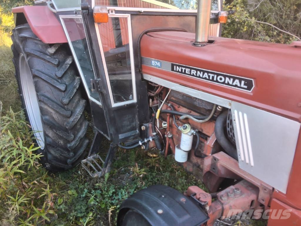 International 574 الجرارات