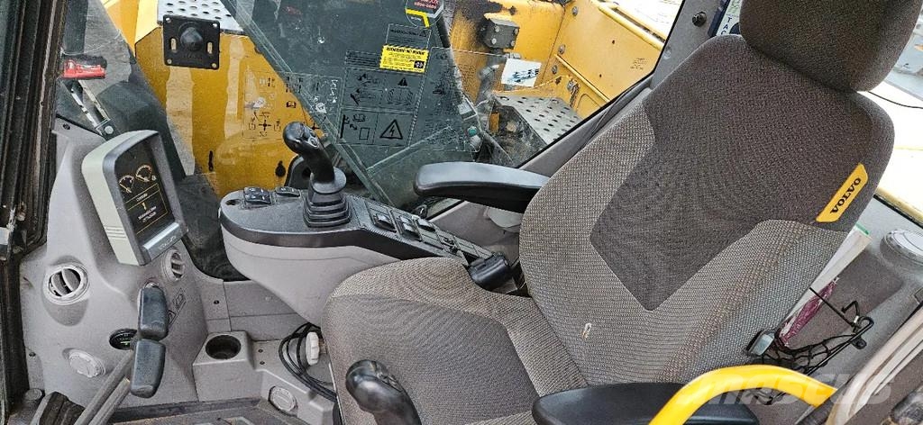 Volvo ECR 235 Εκσκαφείς με ερπύστριες