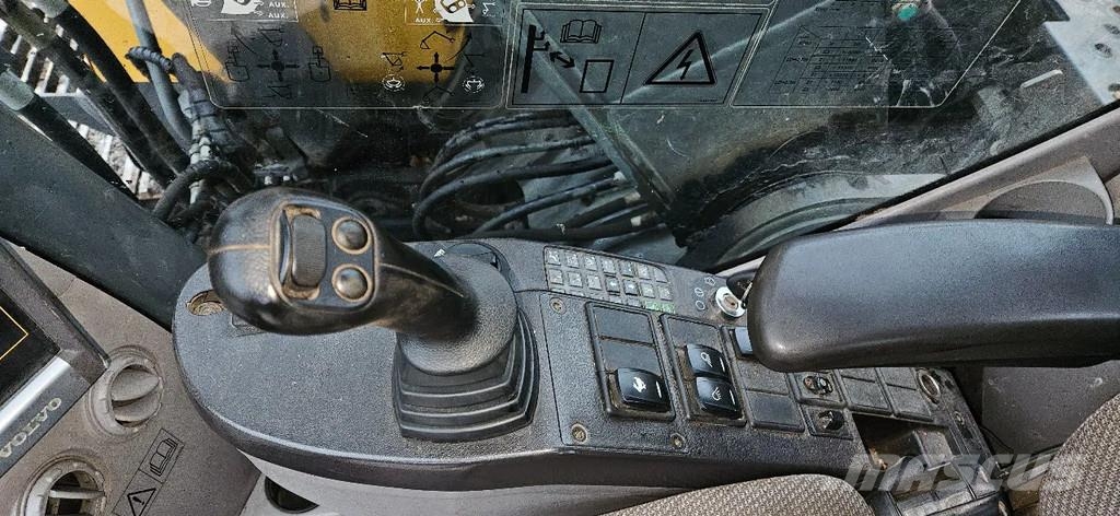 Volvo ECR 235 Εκσκαφείς με ερπύστριες