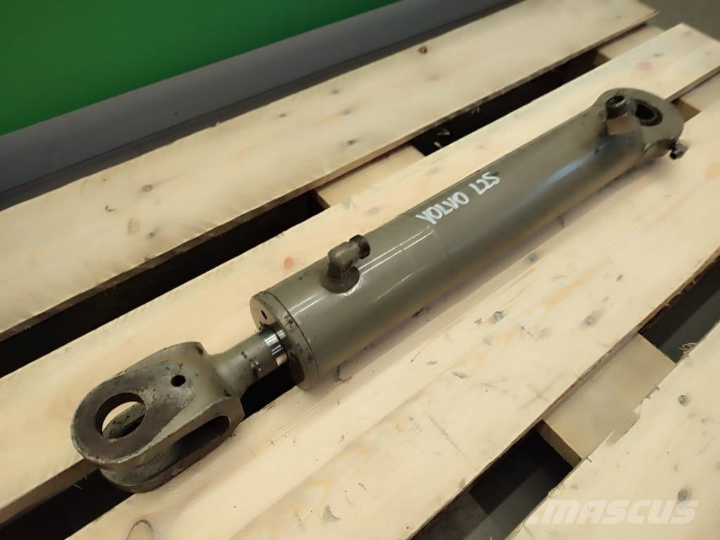 Volvo L25 hydraulic steering cylinder Hidráulicos