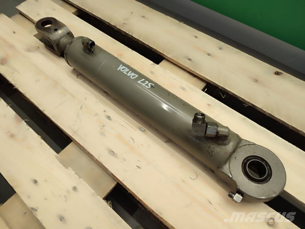 Volvo L25 hydraulic steering cylinder Hidráulicos