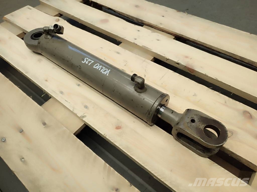 Volvo L25 hydraulic steering cylinder Hidráulicos