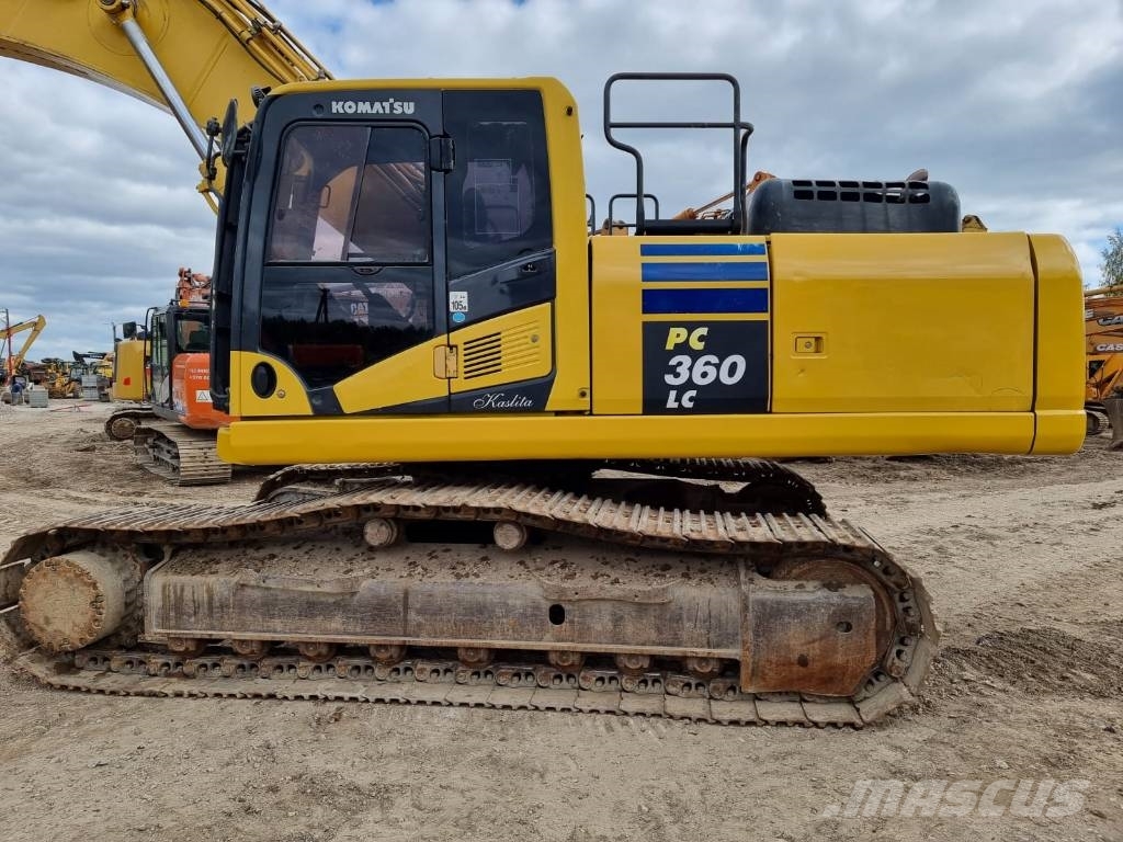 Komatsu PC 360 LC-10 حفارات زحافة