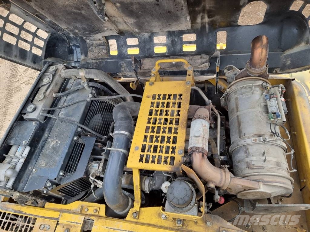 Komatsu PC 360 LC-10 حفارات زحافة