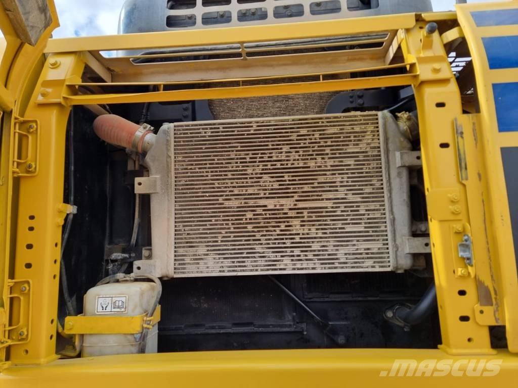 Komatsu PC 360 LC-10 حفارات زحافة