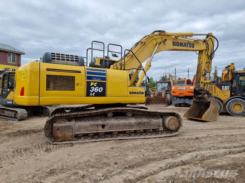 Komatsu PC 360 LC-10 حفارات زحافة
