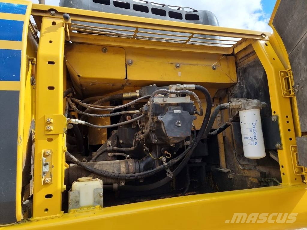 Komatsu PC 360 LC-10 حفارات زحافة