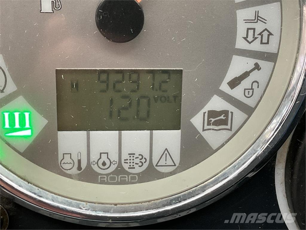CLAAS Scorpion 7055 Varipower مناولات متداخلة