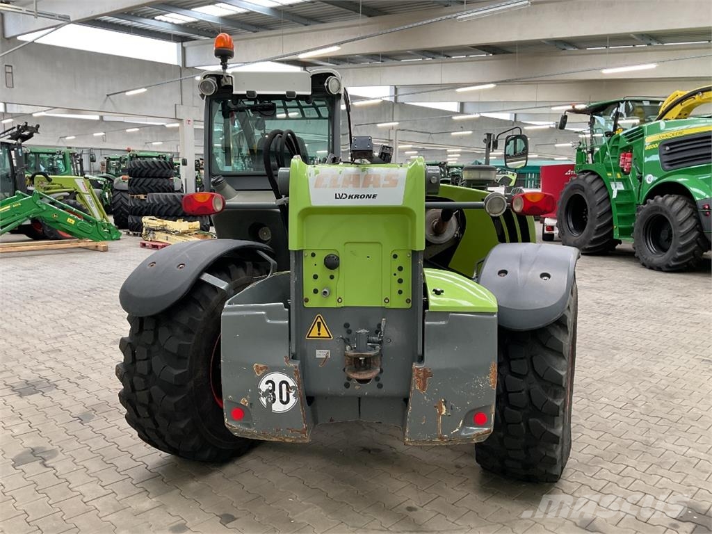 CLAAS Scorpion 7055 Varipower مناولات متداخلة