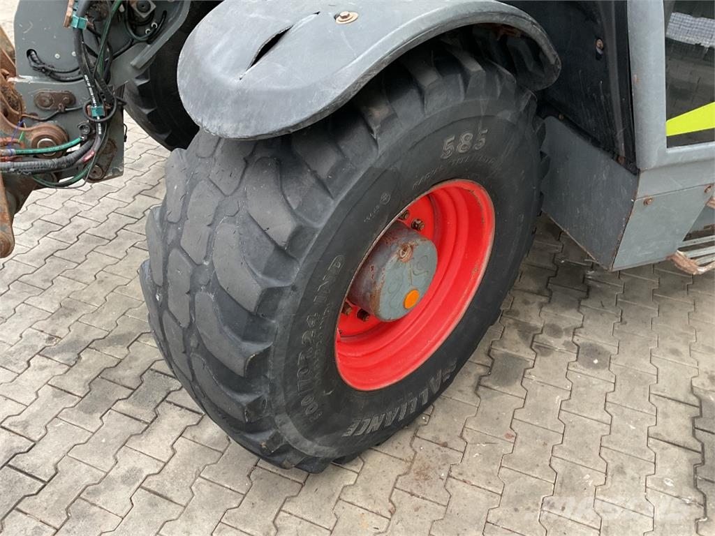 CLAAS Scorpion 7055 Varipower مناولات متداخلة