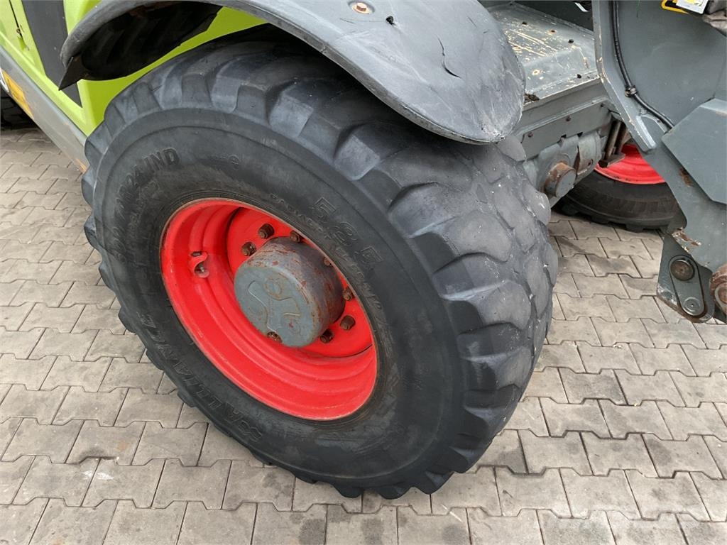 CLAAS Scorpion 7055 Varipower مناولات متداخلة