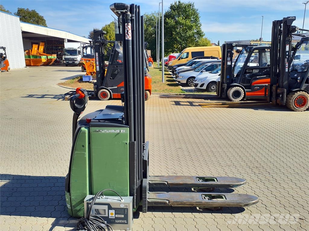 Linde L14 Samopogonski ručni viličari