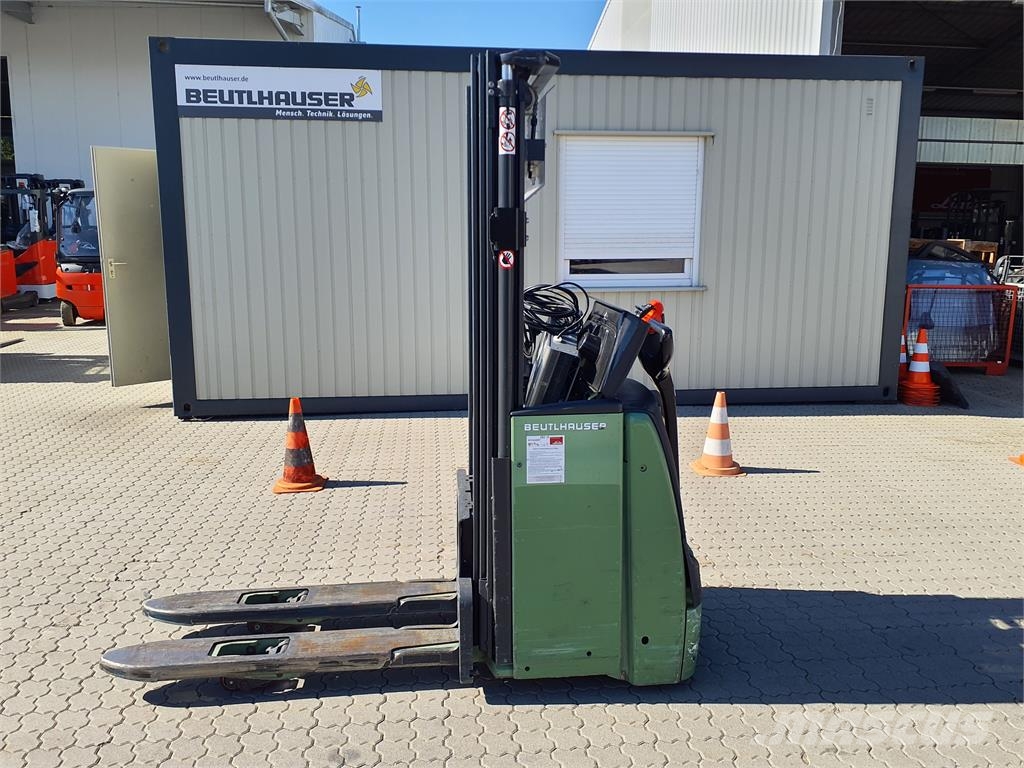 Linde L14 Stand-in stackers
