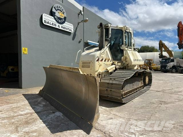 Komatsu D 61 PXi-24 Buldožerji goseničarji