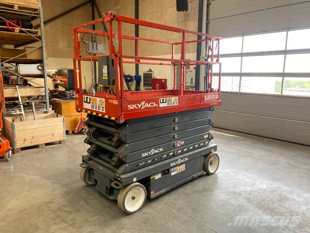 SkyJack SJ 4740 Ножични работни платформи