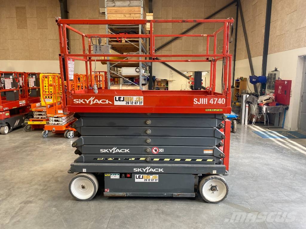 SkyJack SJ 4740 Ножични работни платформи