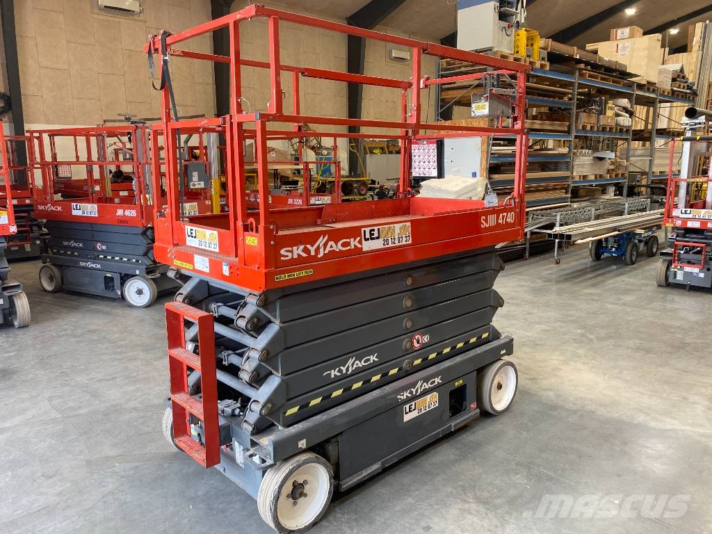 SkyJack SJ 4740 Ножични работни платформи