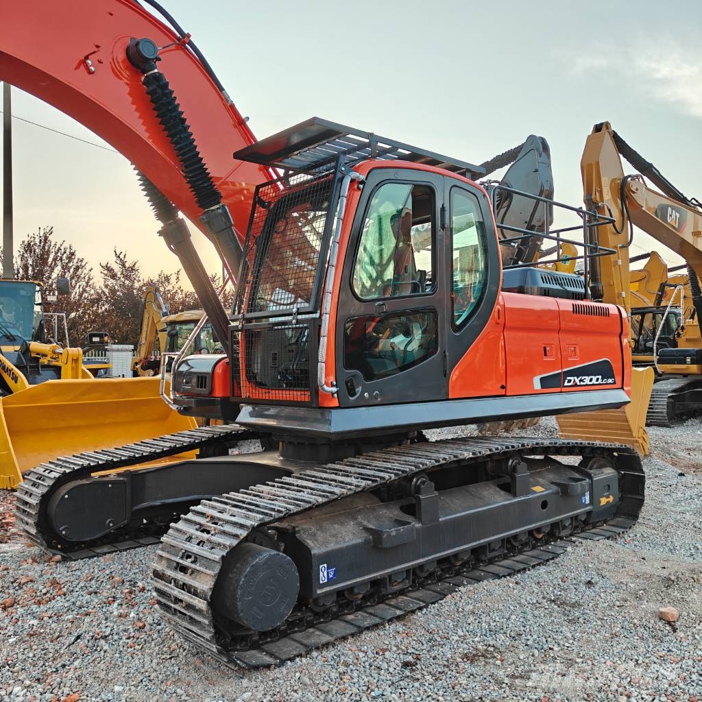Doosan 300LC-9C Pásové rýpadlá