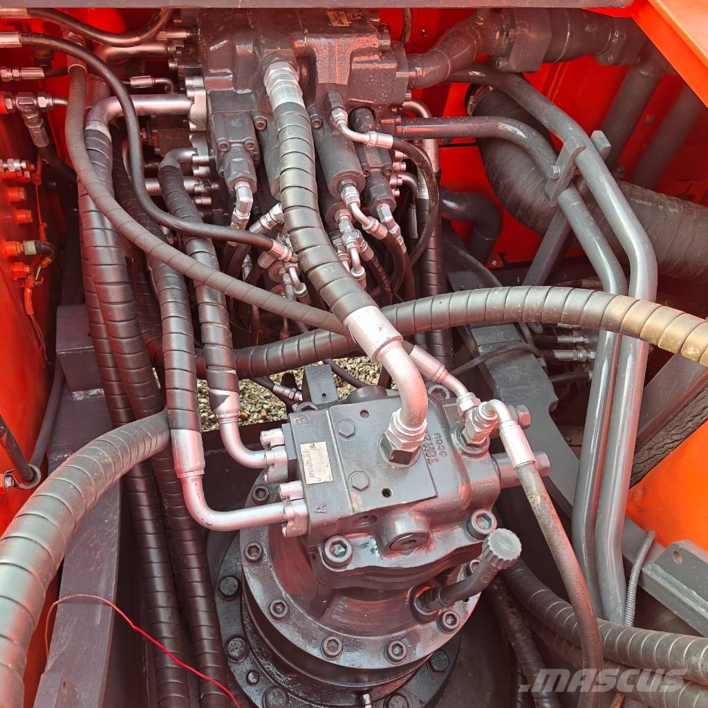 Doosan 300LC-9C Pásové rýpadlá
