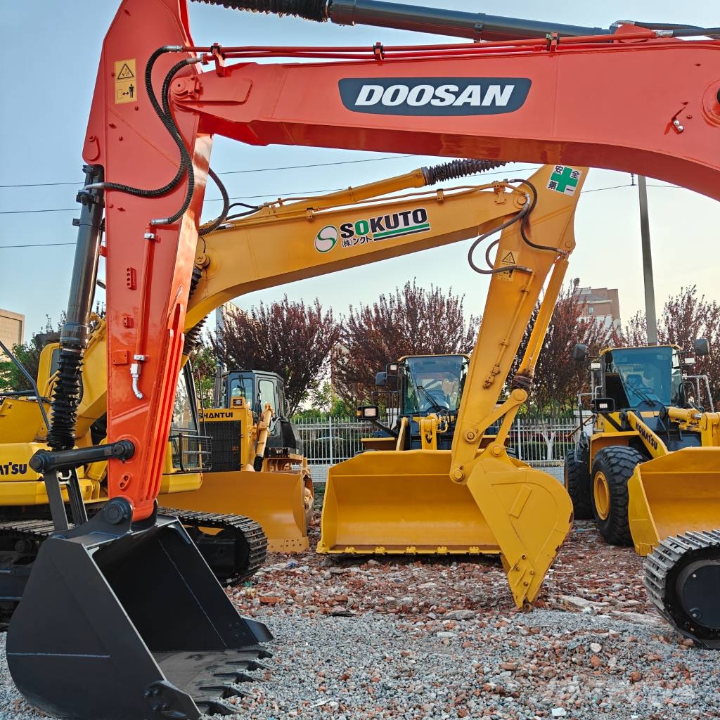 Doosan 300LC-9C Pásové rýpadlá