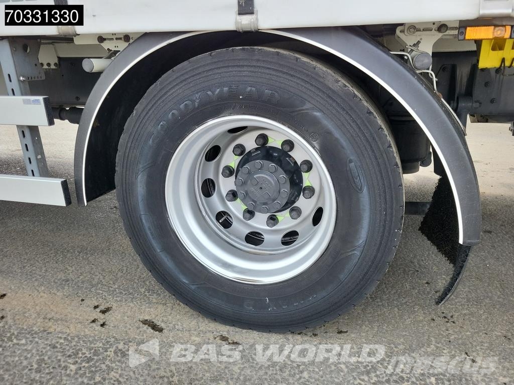 DAF LF 260 4X2 19tonner curtainsides 2000kg Ladebordwa Camiones de caja de lona