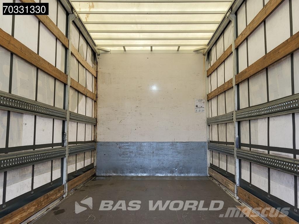 DAF LF 260 4X2 19tonner curtainsides 2000kg Ladebordwa Camiones de caja de lona