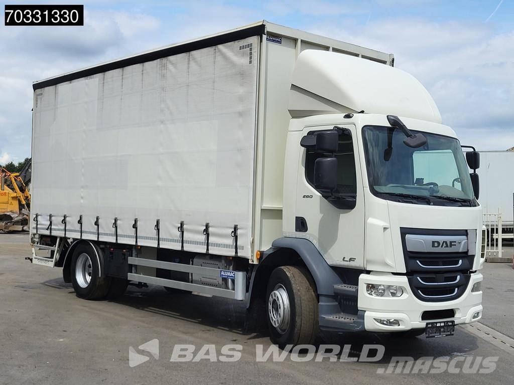 DAF LF 260 4X2 19tonner curtainsides 2000kg Ladebordwa Camiones de caja de lona