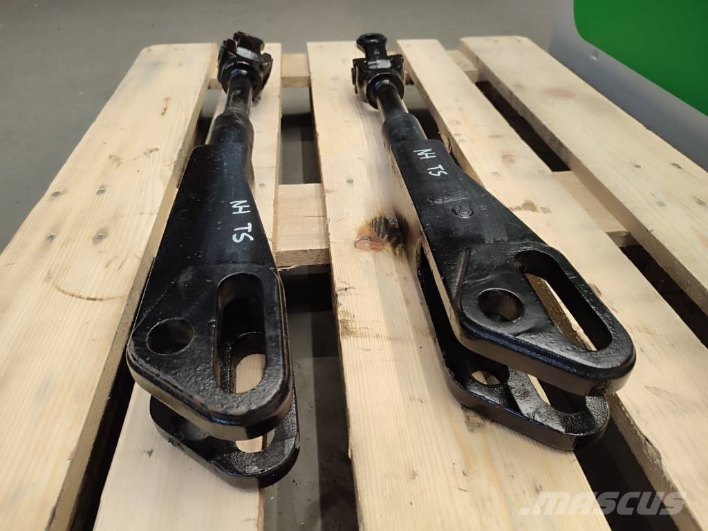 New Holland Lower arm hanger 30252000 New Holland TS 115 Výložníky a lžíce