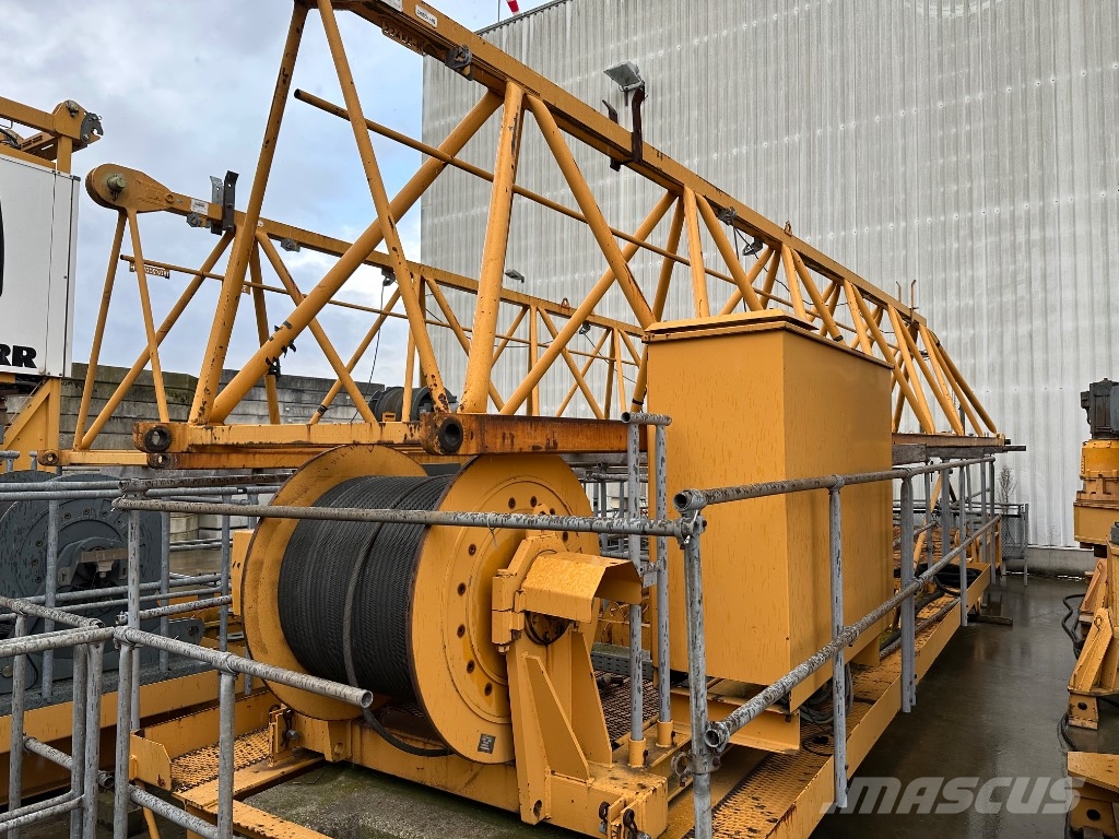 Liebherr 245 EC-H 12 Litronic 塔式起重機