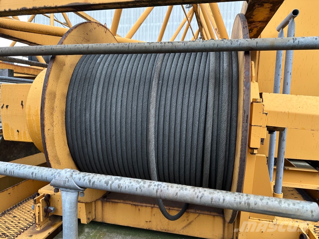 Liebherr 245 EC-H 12 Litronic 塔式起重機