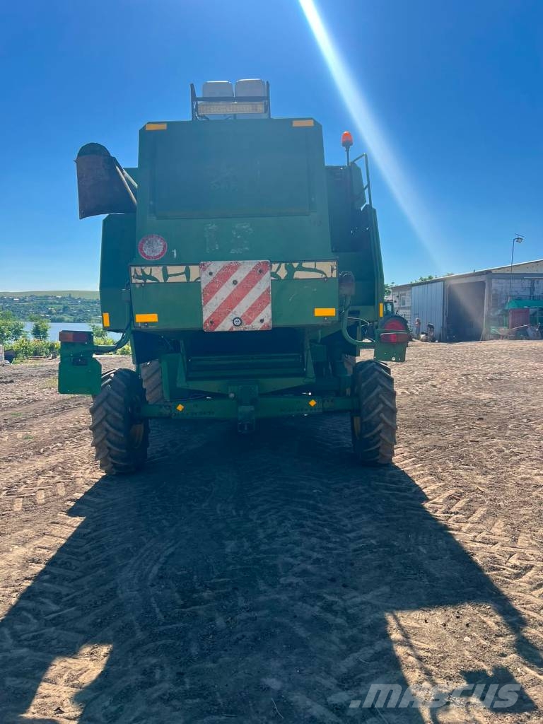 John Deere 2058 Mietitrebbiatrici
