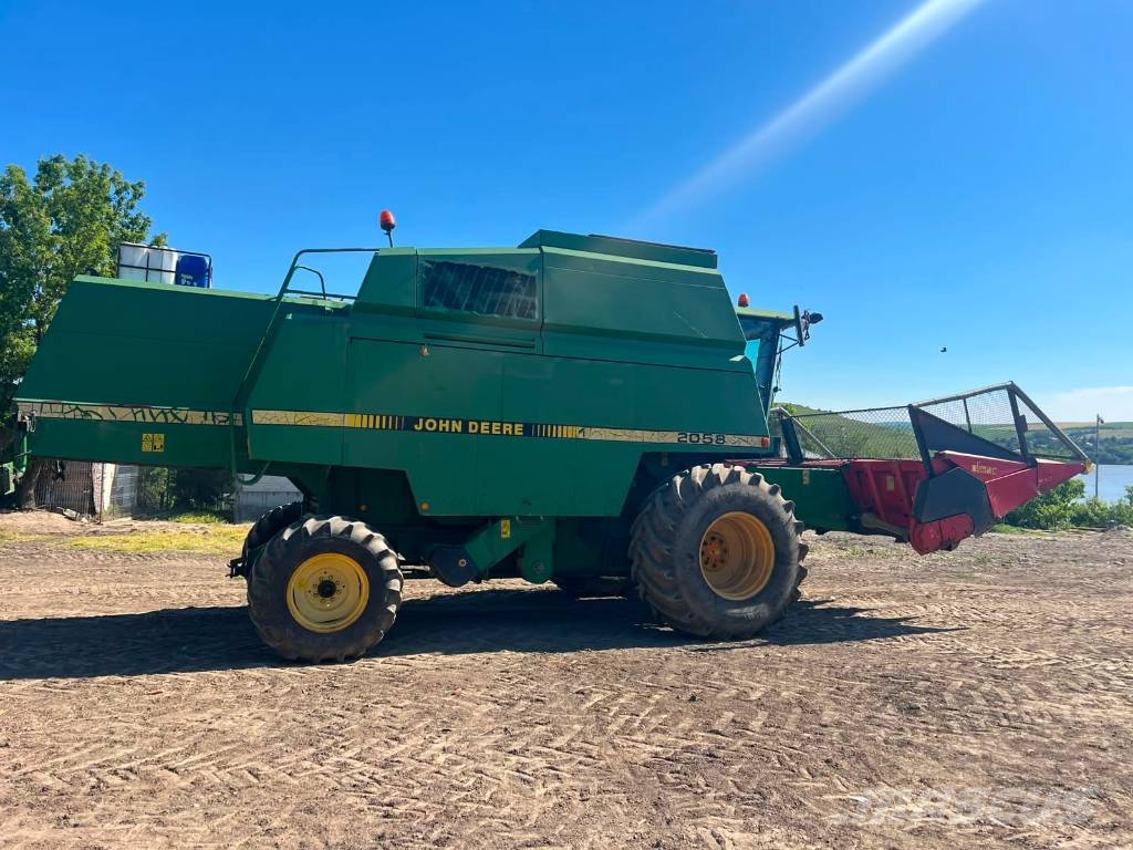 John Deere 2058 Mietitrebbiatrici