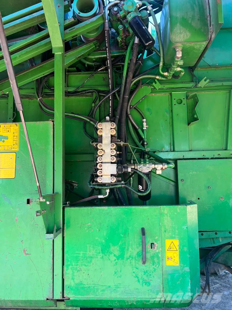 John Deere 2058 Mietitrebbiatrici
