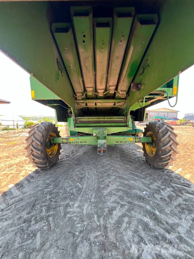 John Deere 2058 Mietitrebbiatrici