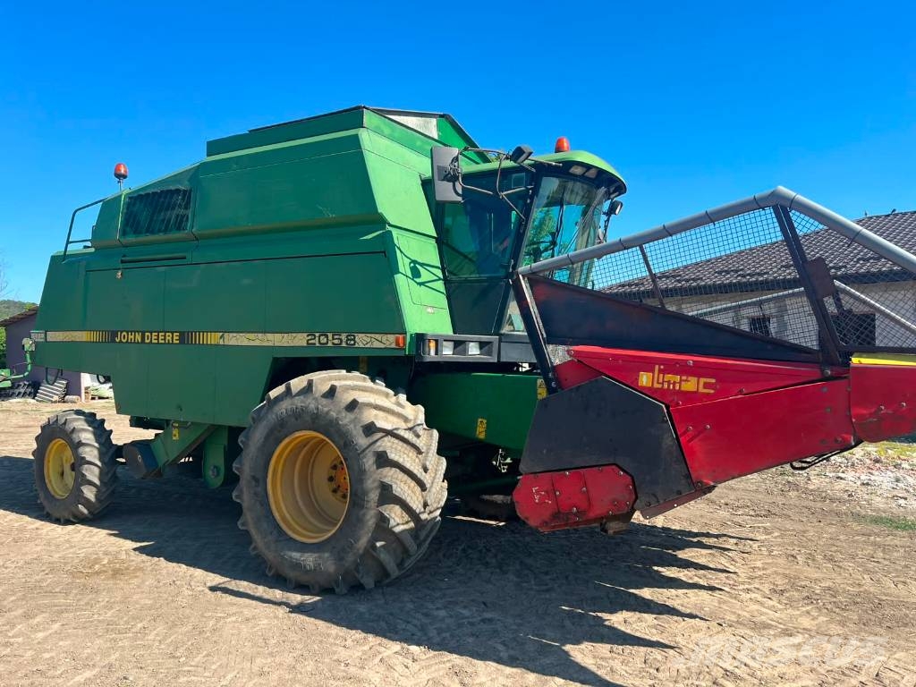 John Deere 2058 Mietitrebbiatrici