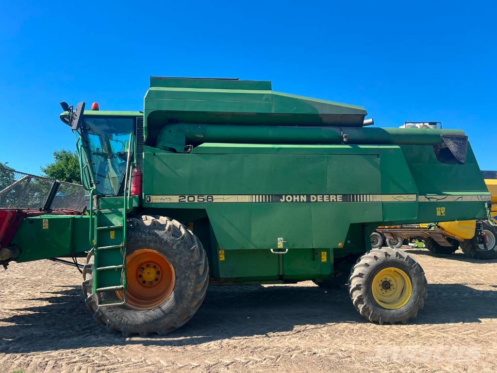 John Deere 2058 Mietitrebbiatrici