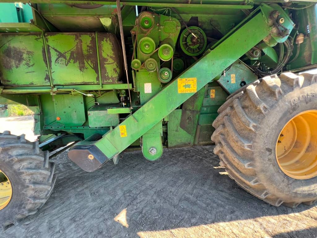 John Deere 2058 Mietitrebbiatrici
