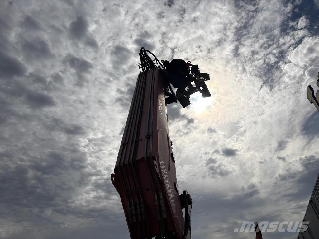 MAN TGS 35,400 + FASSI 195 4x + DALBY HOOK 30TON + 8X4 Автофургони