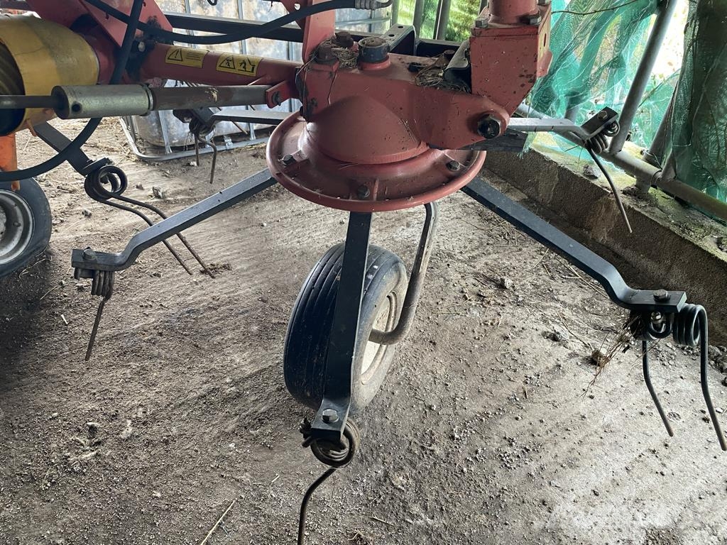 Vicon Fanex 533 مكابس وميبسات التبن