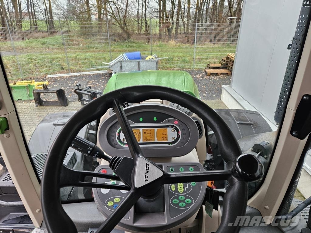 Fendt 824 VARIO PROFI PLUS Tractors