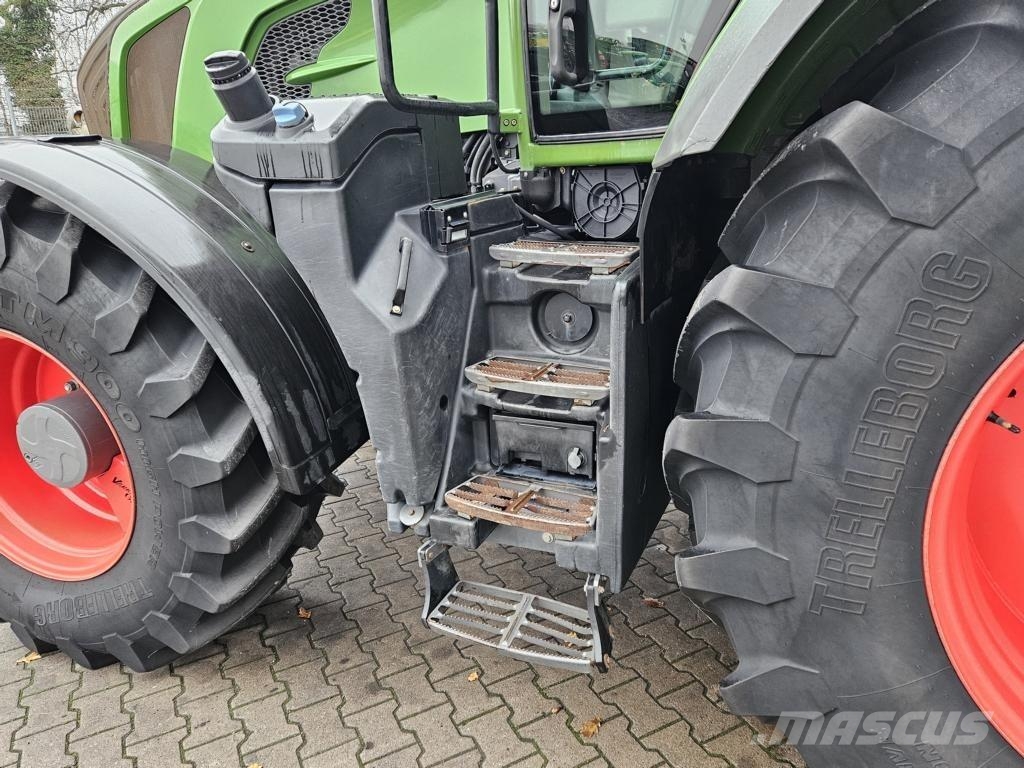 Fendt 824 VARIO PROFI PLUS Tractors