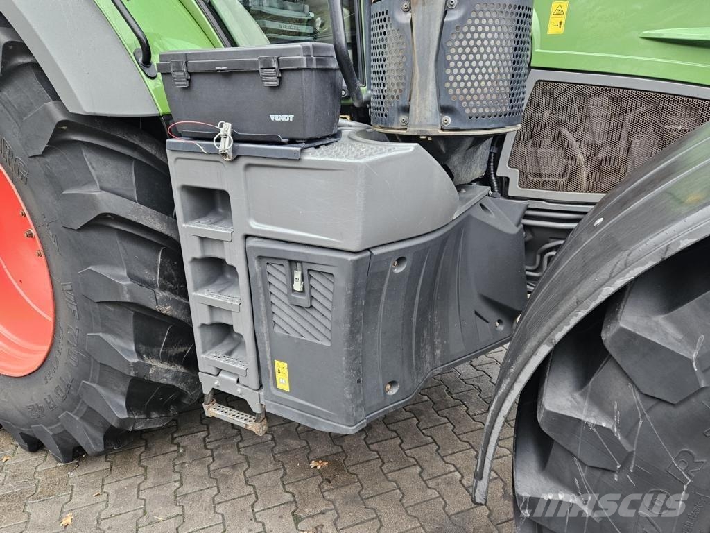 Fendt 824 VARIO PROFI PLUS Tractors