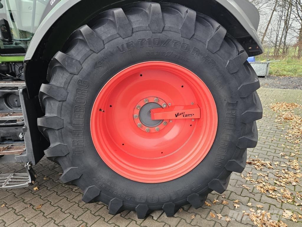 Fendt 824 VARIO PROFI PLUS Tractors