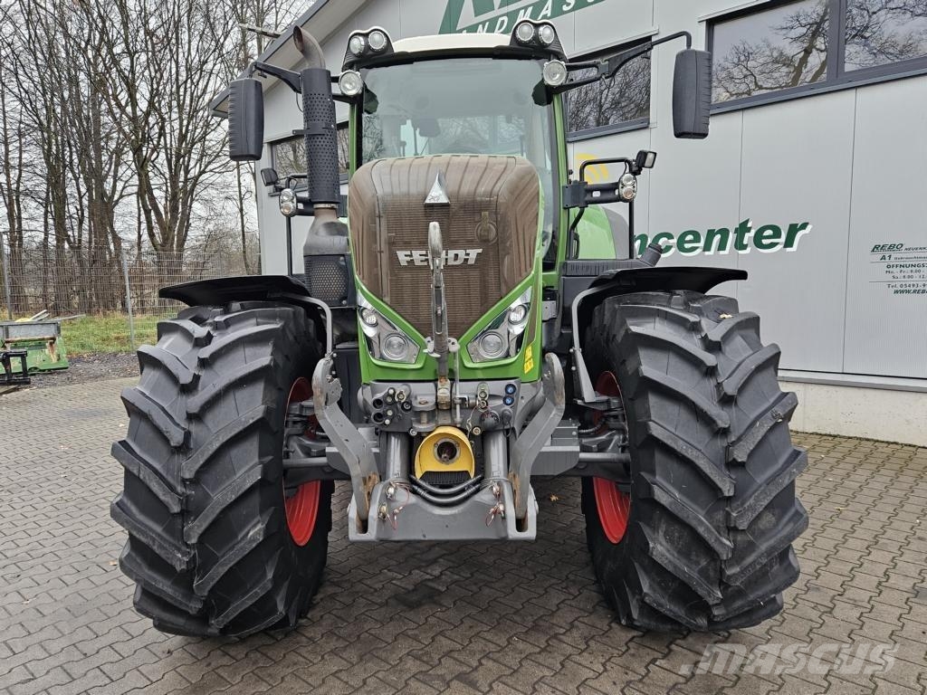 Fendt 824 VARIO PROFI PLUS Tractors