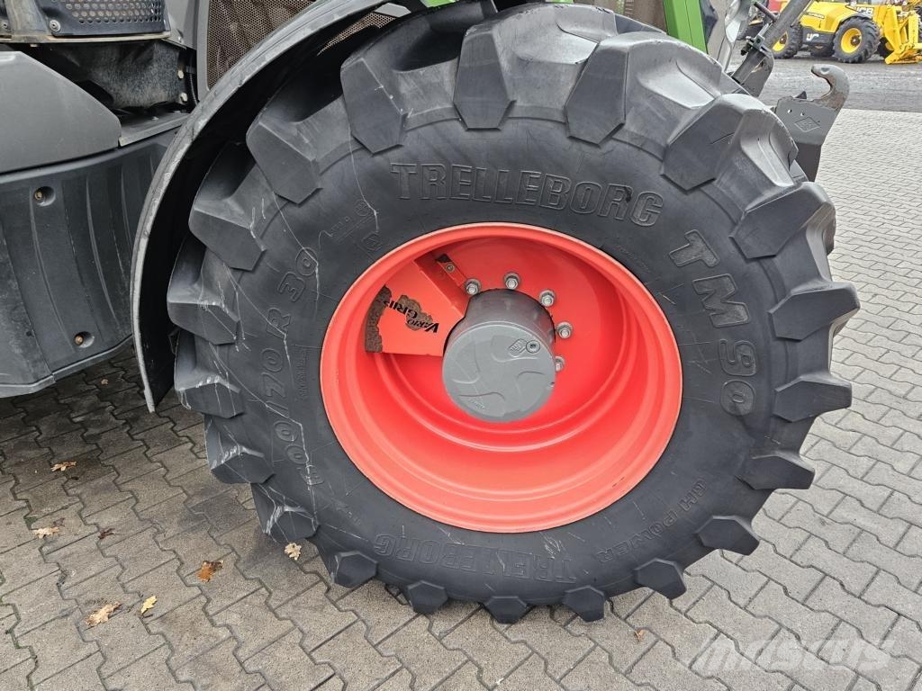 Fendt 824 VARIO PROFI PLUS Tractors